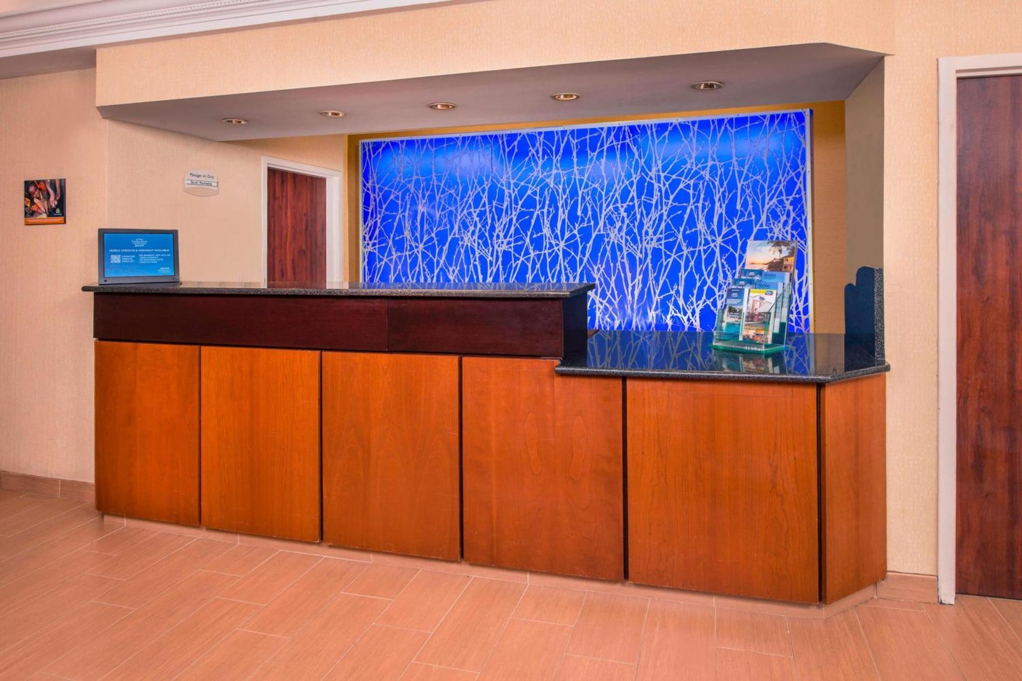 Fairfield Inn Dulles Airport Чантилли Экстерьер фото