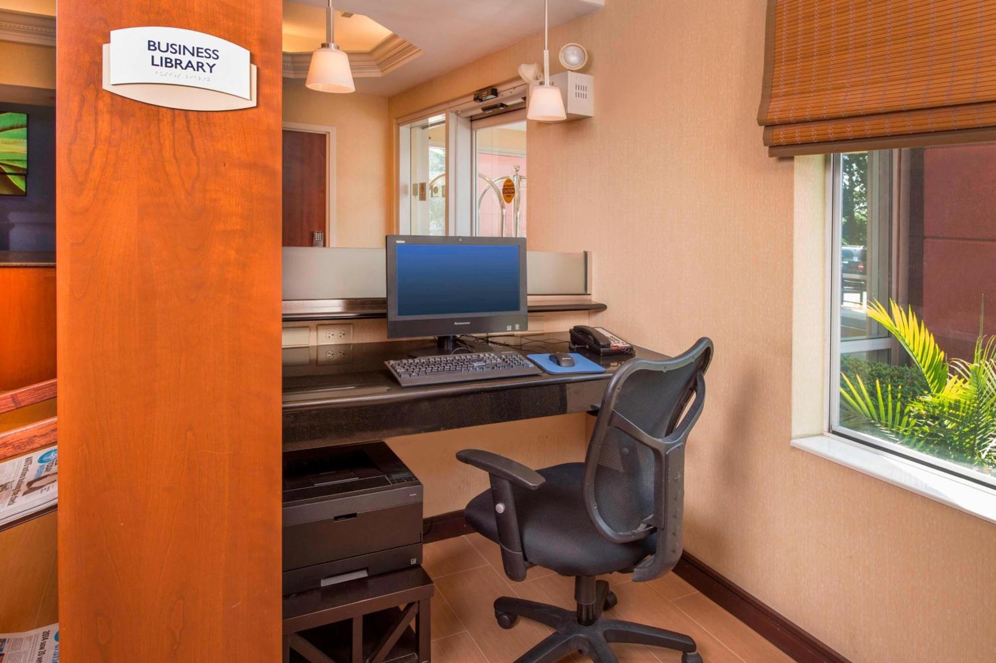 Fairfield Inn Dulles Airport Чантилли Экстерьер фото